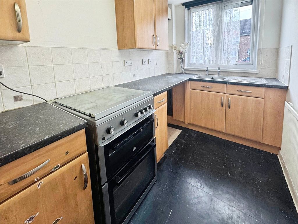 Property photo 3 of 6 Picture No. 01