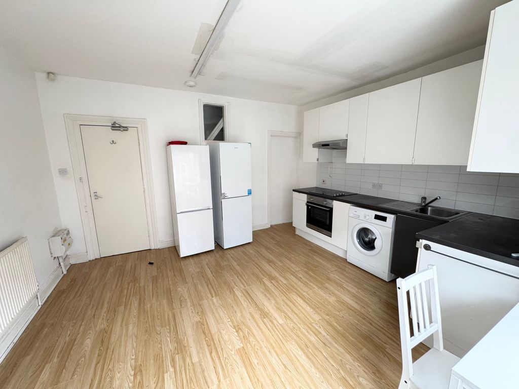 Property photo 2 of 34