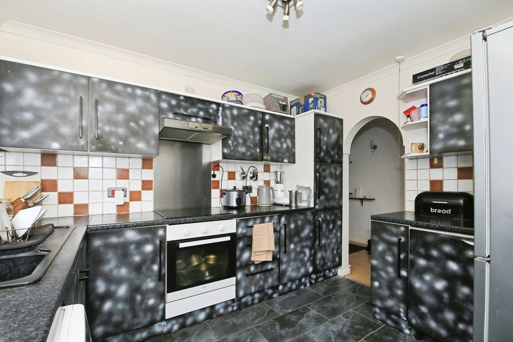 Property photo 2 of 14