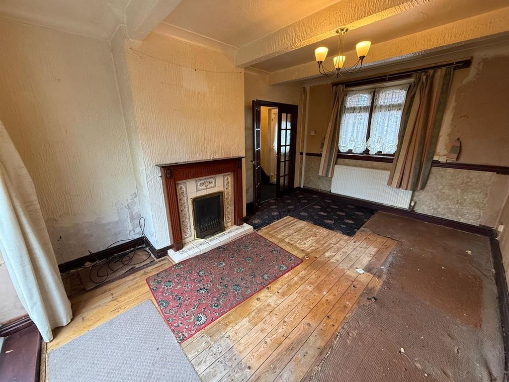 Property photo 3 of 11