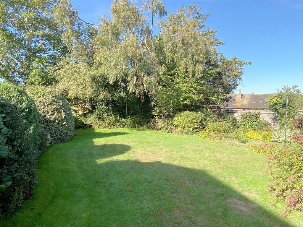 Property photo 2 of 21 Grd 1.Jpeg