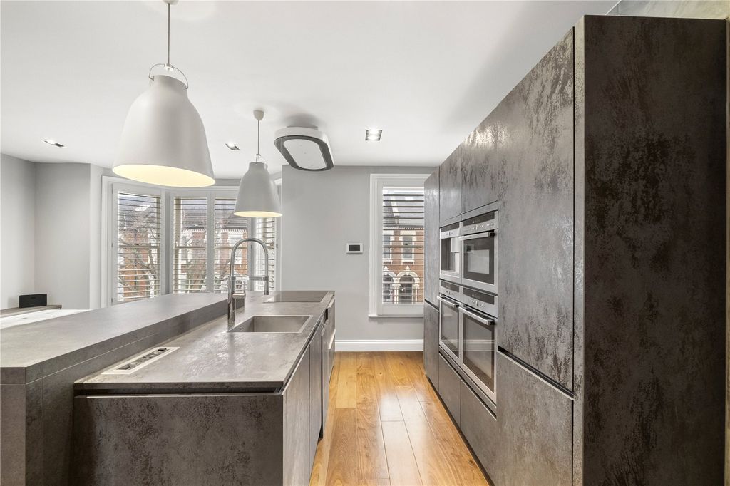 Property photo 3 of 12 Picture No. 24