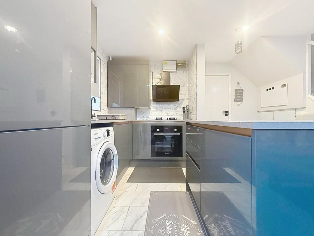 Property photo 3 of 13 3 MC 3