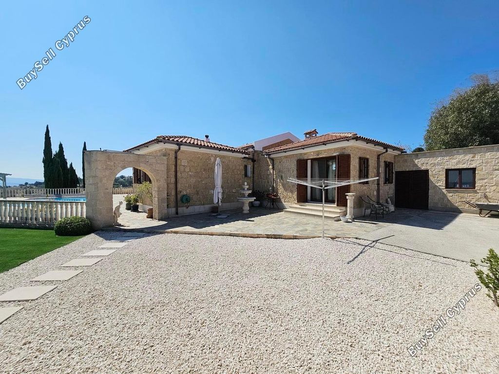 Property photo 3 of 71