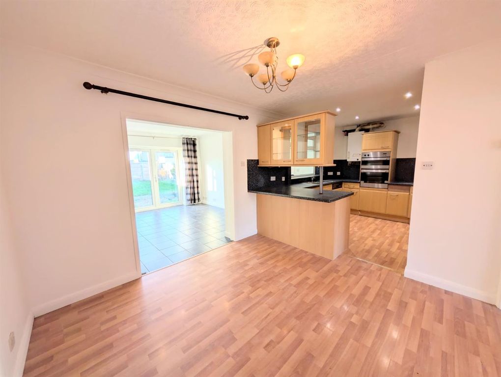 Property photo 3 of 15 B85537Fe-15Cf-49F1-A712-0A8F6E8Ae5F0.Jpg