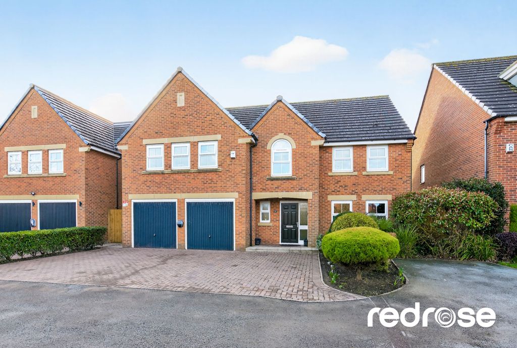 Property photo 1 of 29 Web_4 Summerfield Walk-01-2500Px