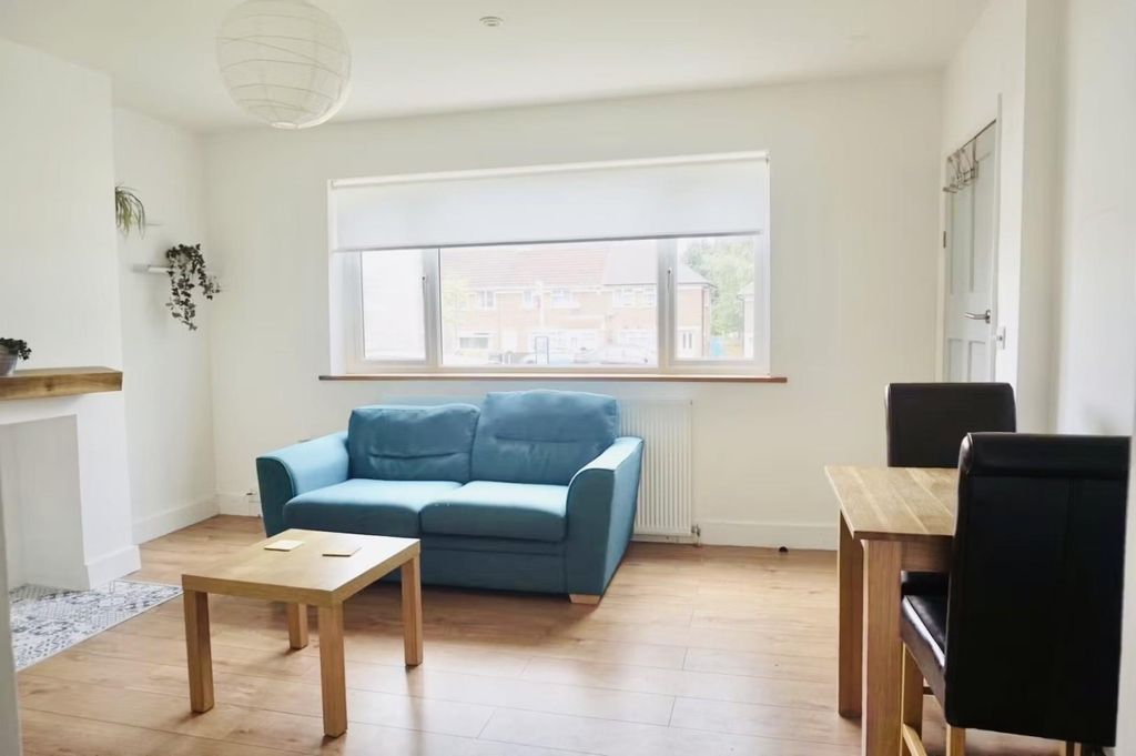 Property photo 3 of 11 2.Jpg