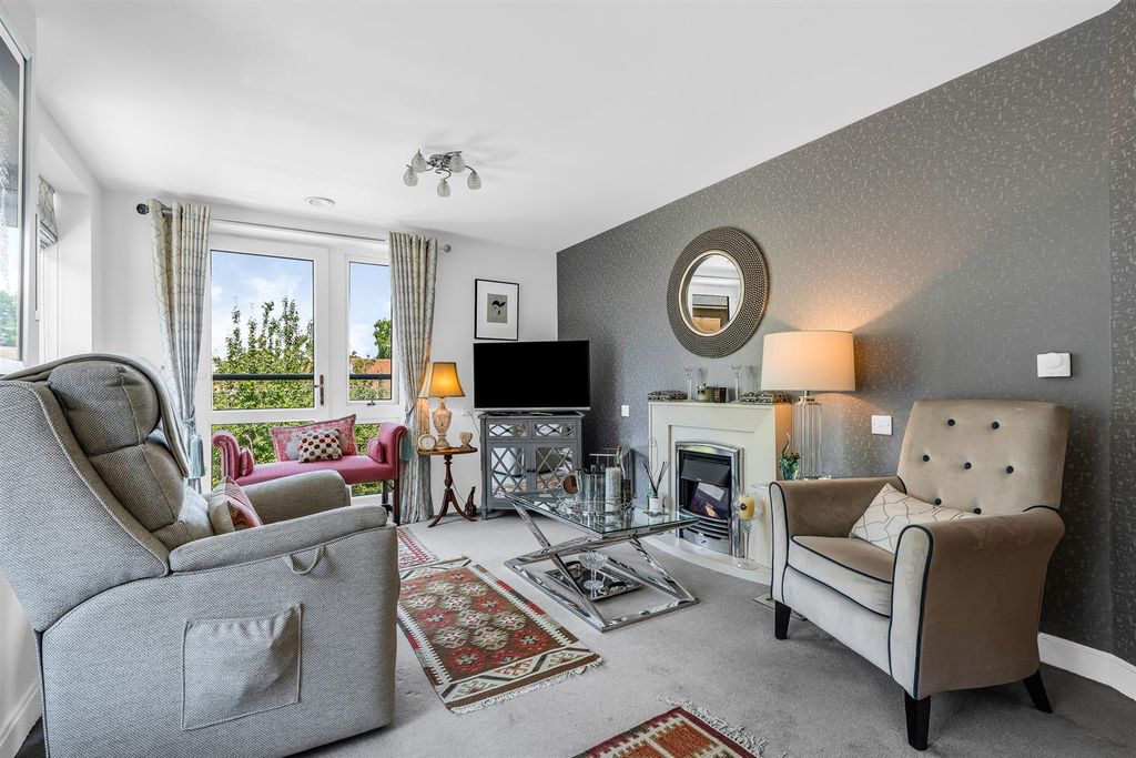 Property photo 2 of 14 Internal-3.Jpg