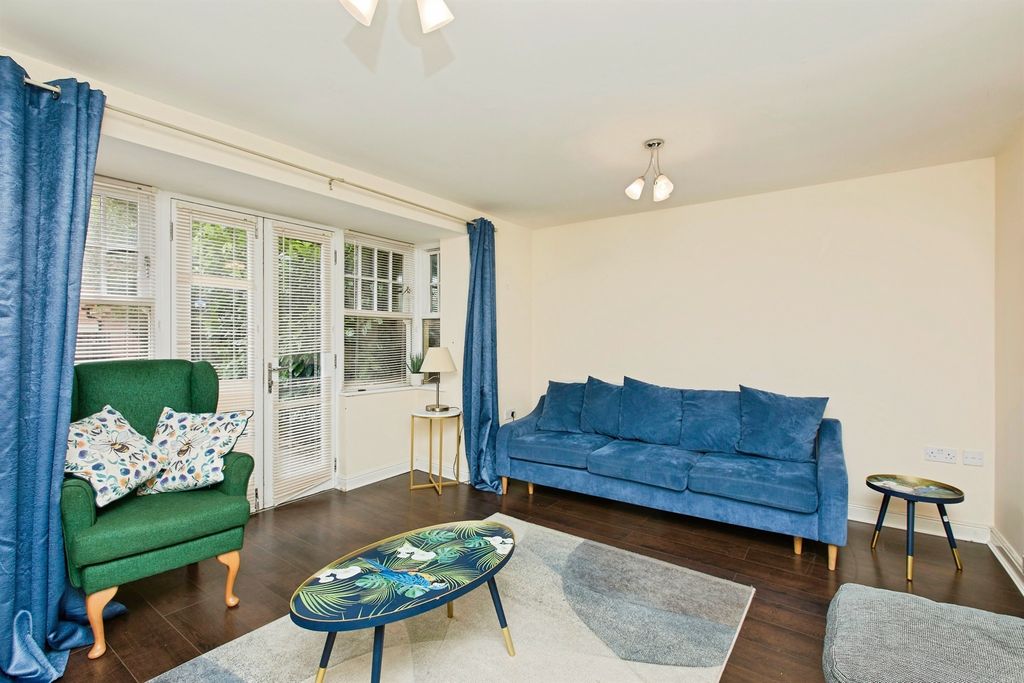 Property photo 3 of 18