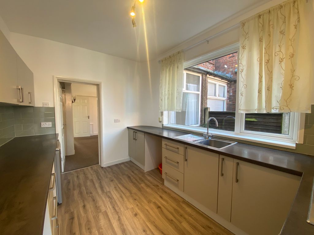 Property photo 3 of 11 Kitchen 2