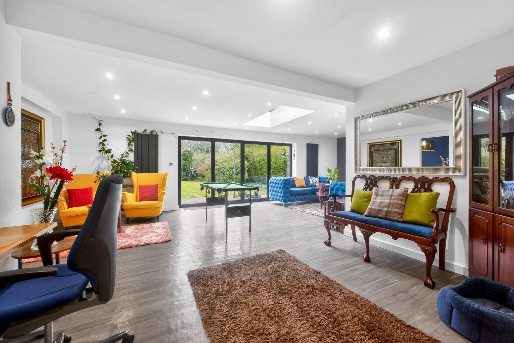 Property photo 2 of 20