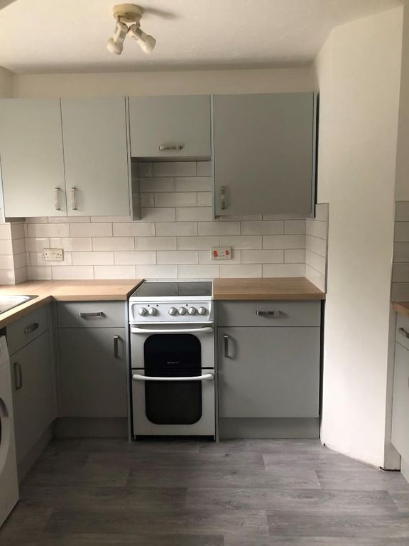 Property photo 2 of 7 Kitchen 2.Jpg