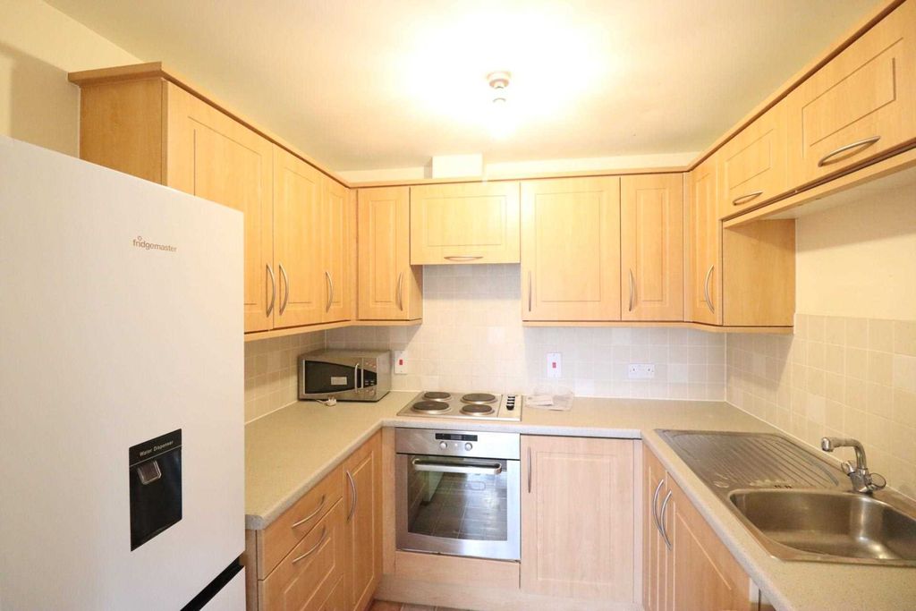 Property photo 3 of 8