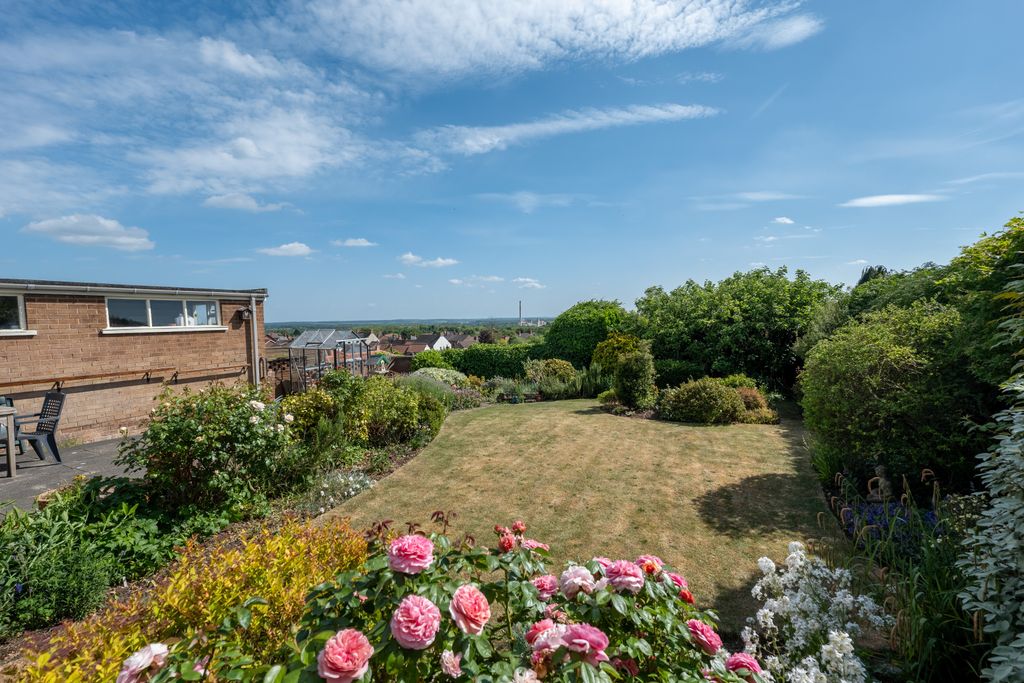 Property photo 3 of 13