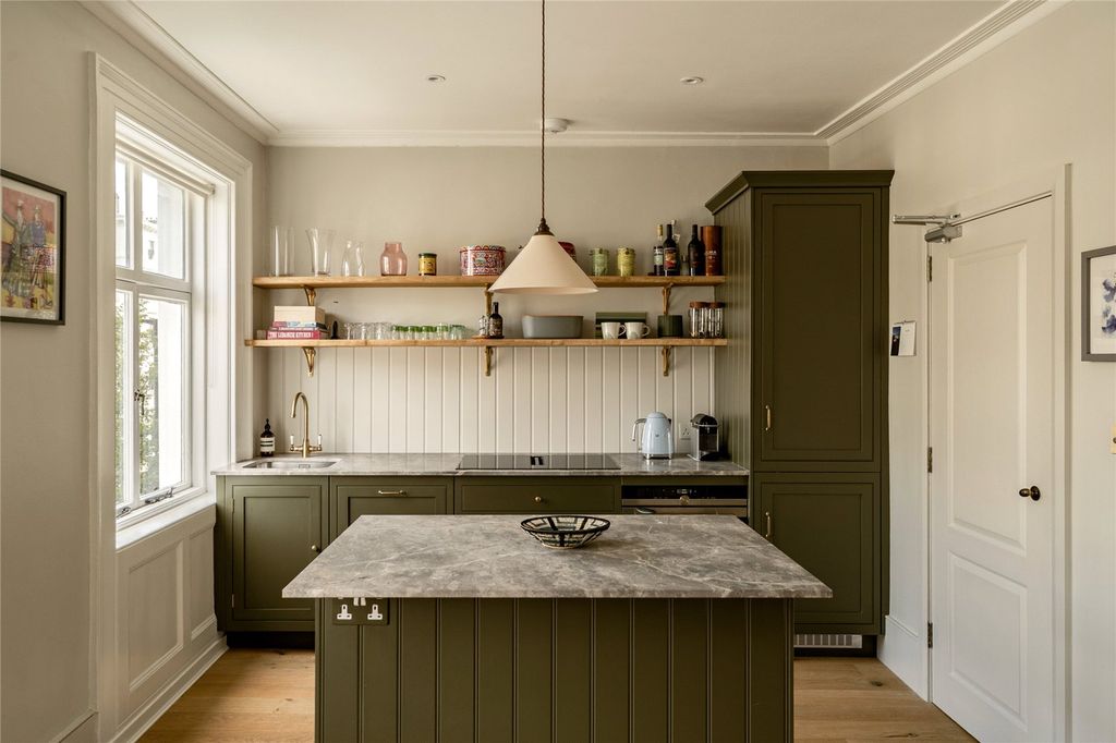 Property photo 1 of 10 Kitchen