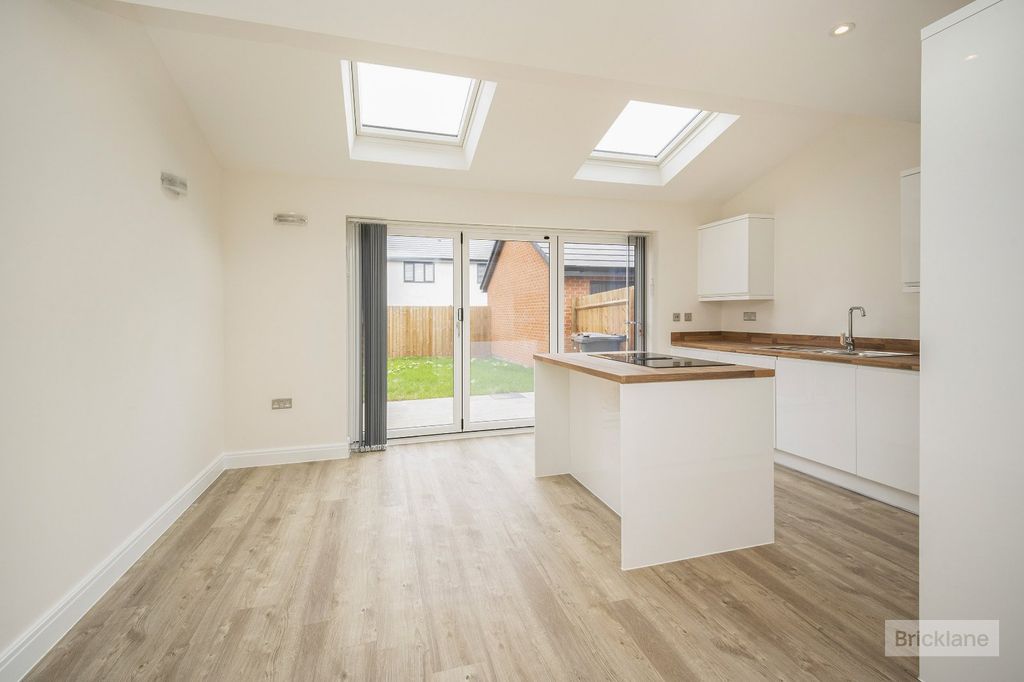 Property photo 2 of 12 Picture No. 03