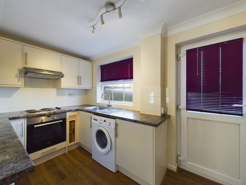 Property photo 2 of 10 Kitchen