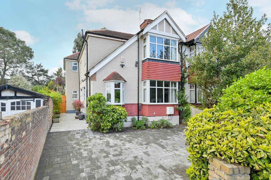 Property photo 2 of 20