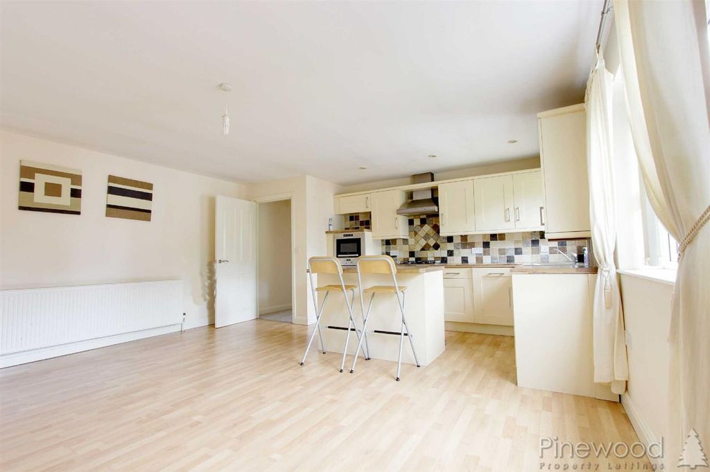 Property photo 3 of 8 Breakfast Kitchen