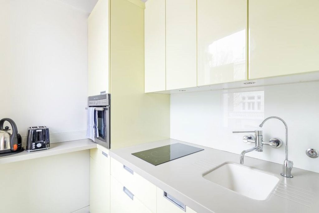 Property photo 3 of 13 Waldemar Avenue
