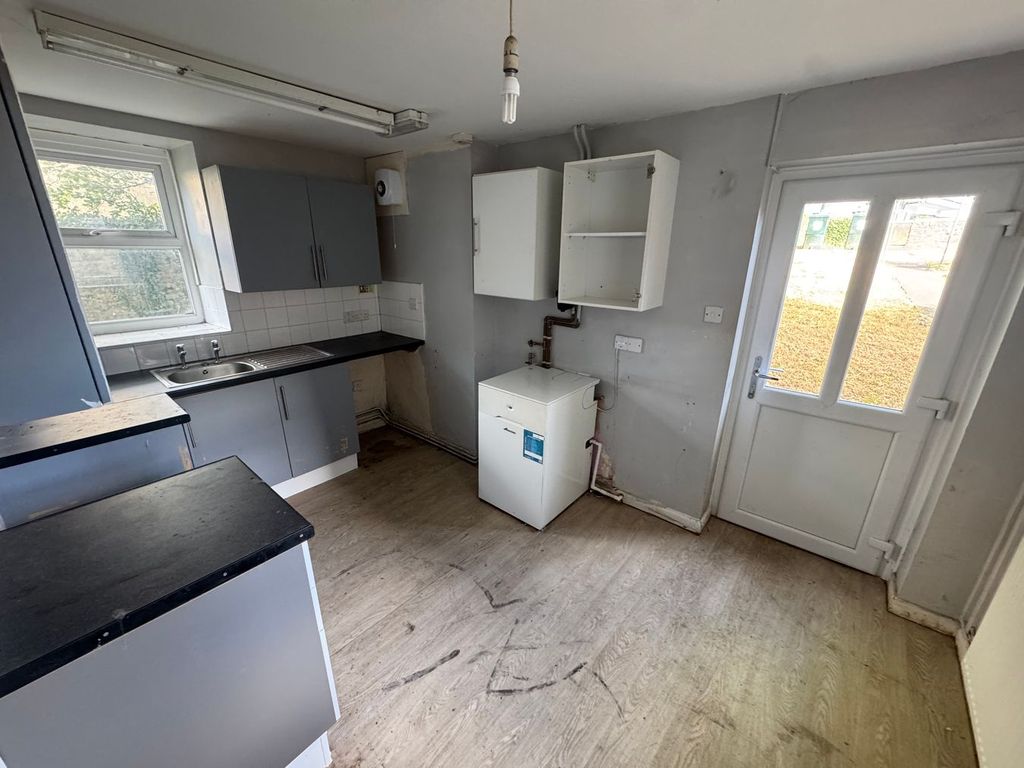 Additional image 7 of 3 bed flat for saleLewis Street, Pontwelly, Llandysul SA44