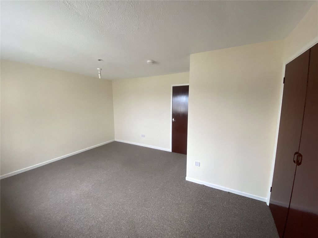 Property photo 3 of 11 Picture No. 16