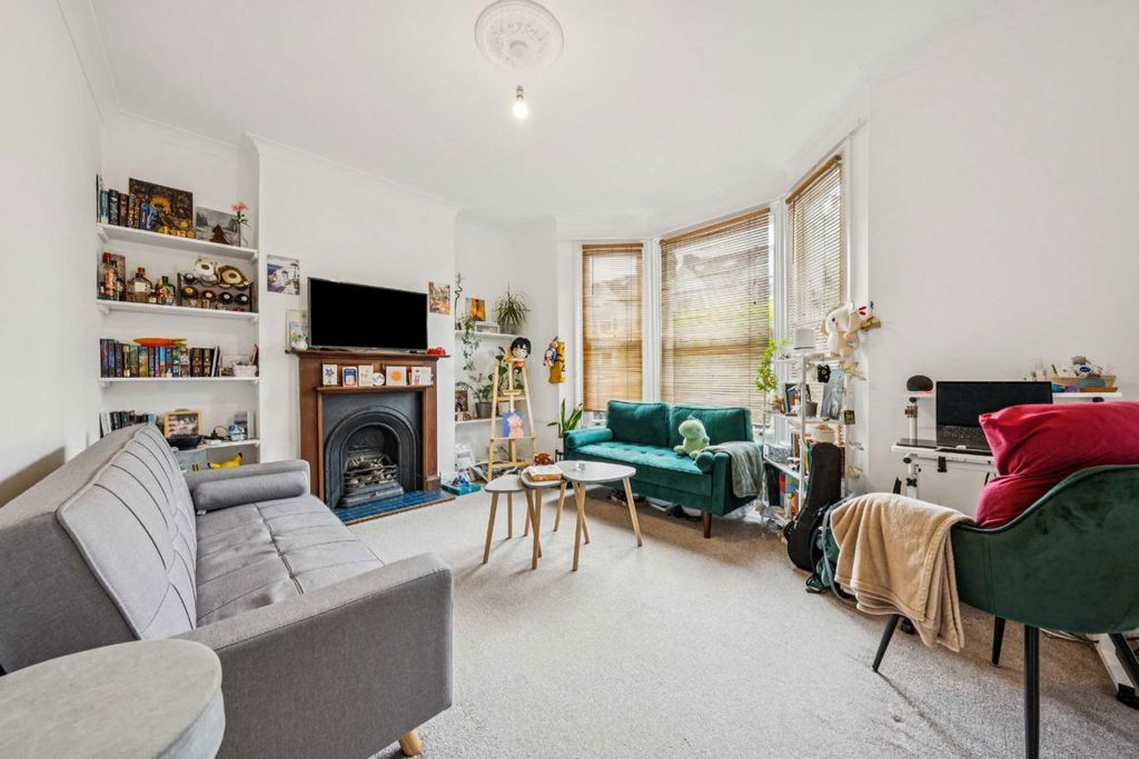 Property photo 2 of 6