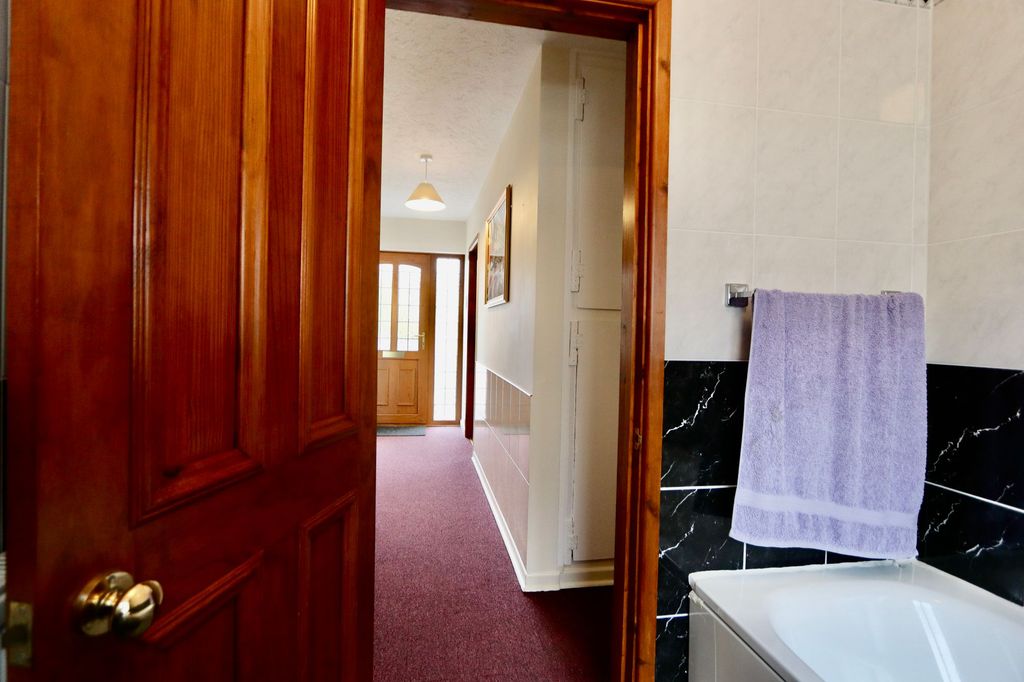 Additional image 15 of 3 bed detached bungalow for salePark Road, Newbridge NP11