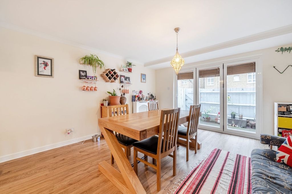 Property photo 2 of 31