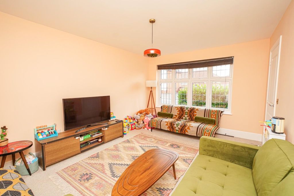 Property photo 2 of 18