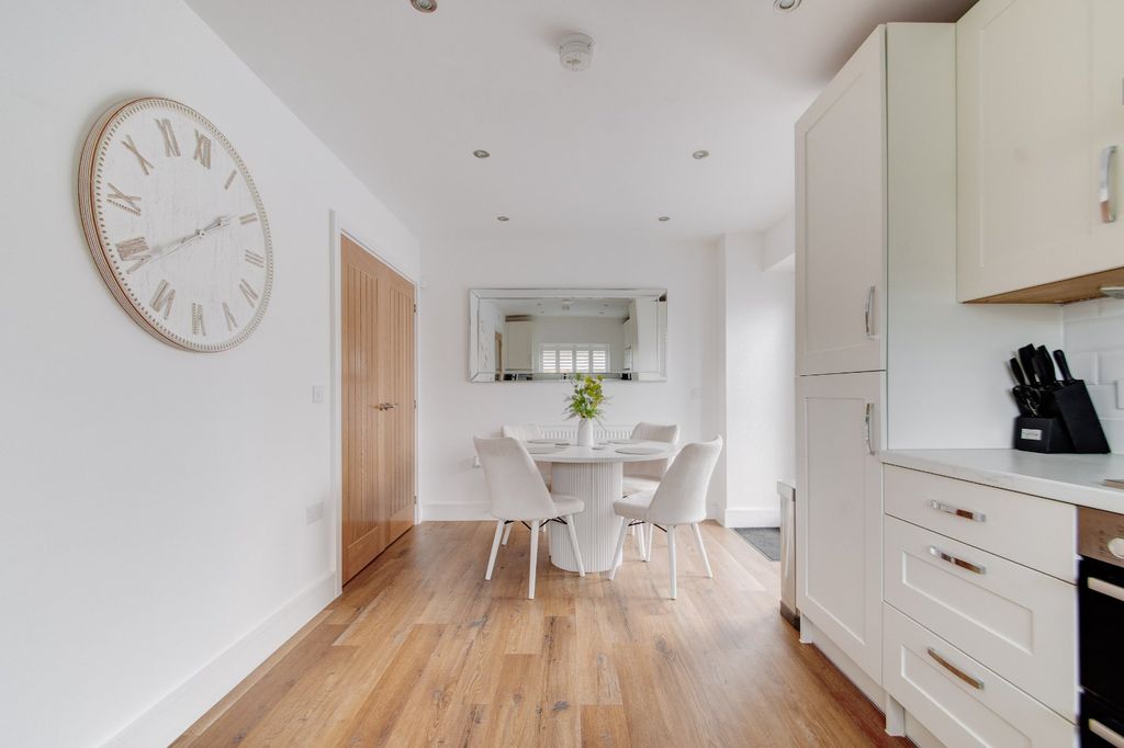 Property photo 3 of 21 Picture No. 16