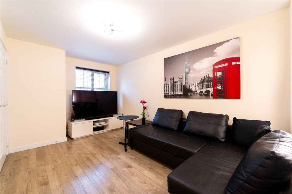 Property photo 3 of 20 Picture No. 02