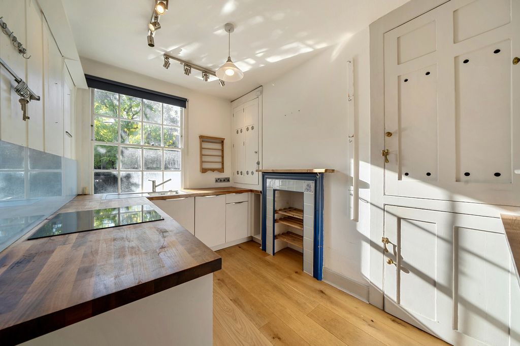 Property photo 2 of 29 Kitchen