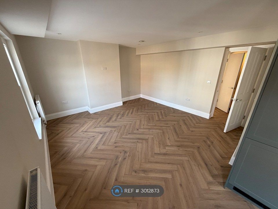 Property photo 2 of 7 Living Room