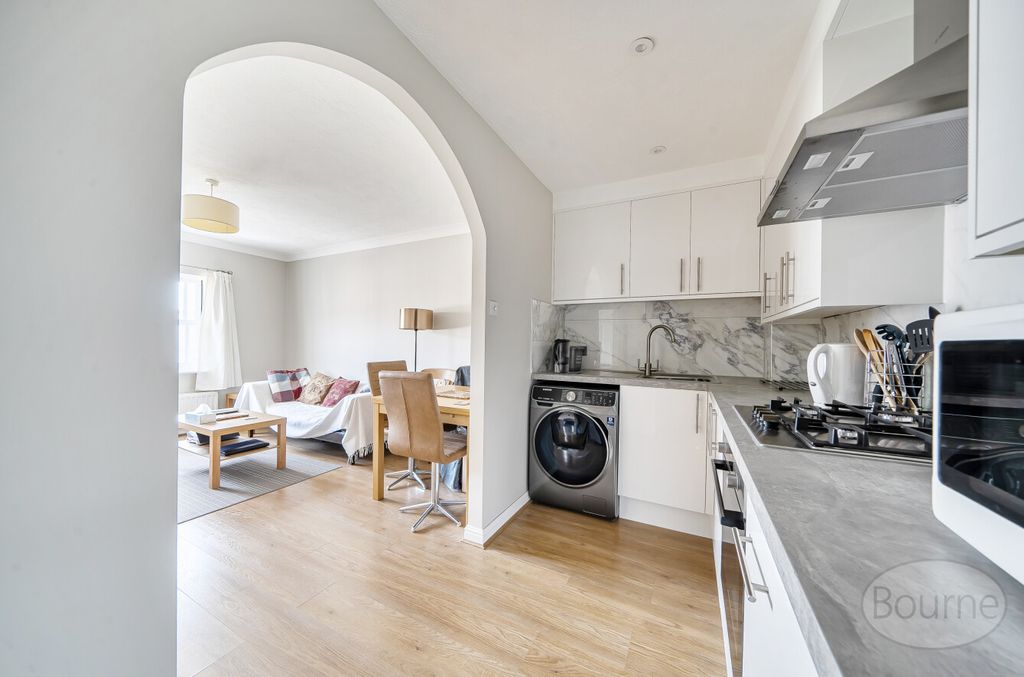 Property photo 3 of 21 44673F2B-B7c8-4ce...