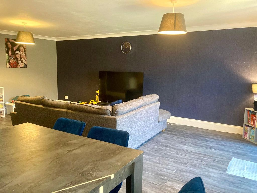 Property photo 3 of 16 Picture No. 05