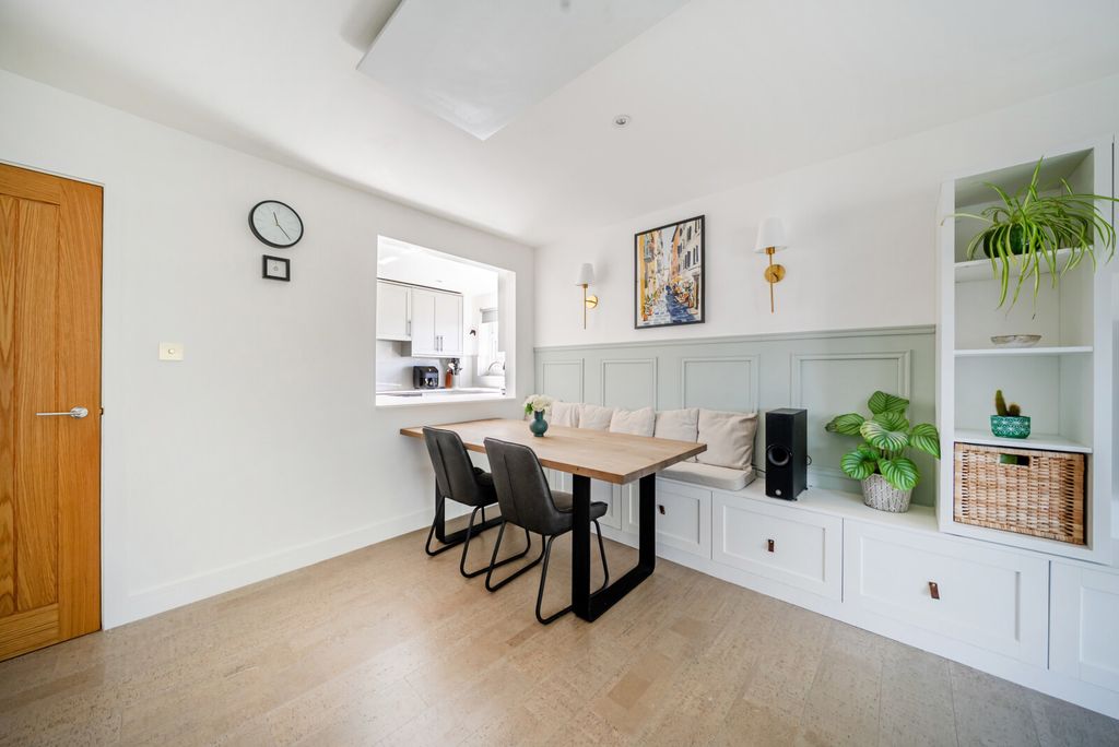 Property photo 3 of 19 Sitting/Diniing Room