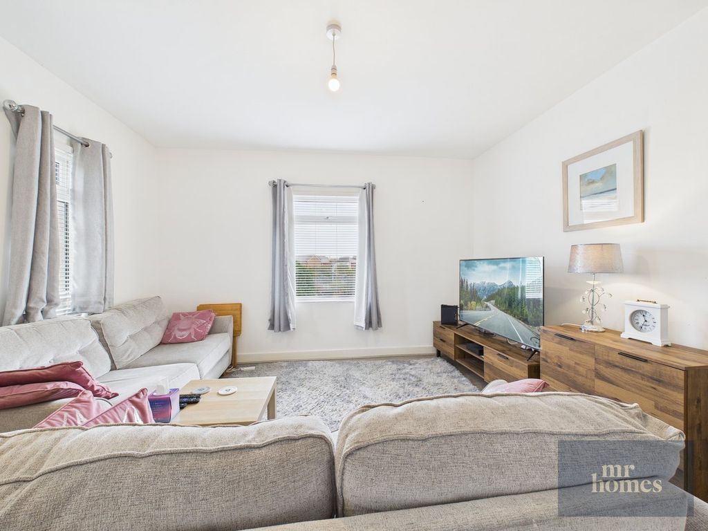 Property photo 2 of 35