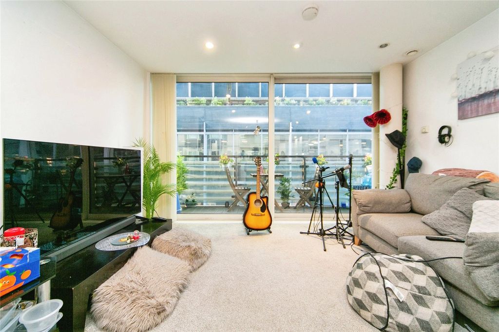 Property photo 1 of 15 Picture No. 11