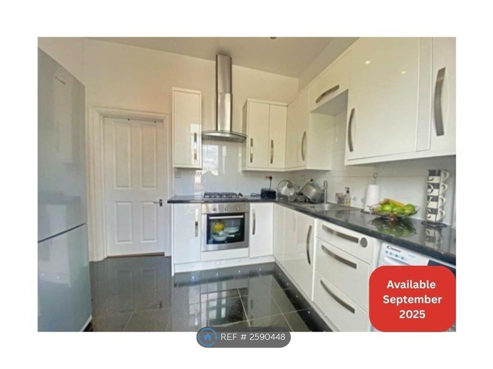Property photo 2 of 10 Kitchen