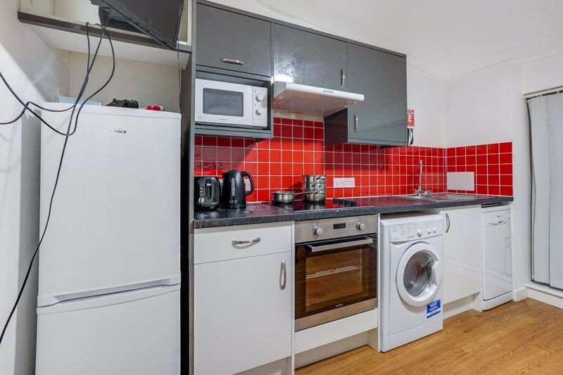 Property photo 2 of 8 Photo 5