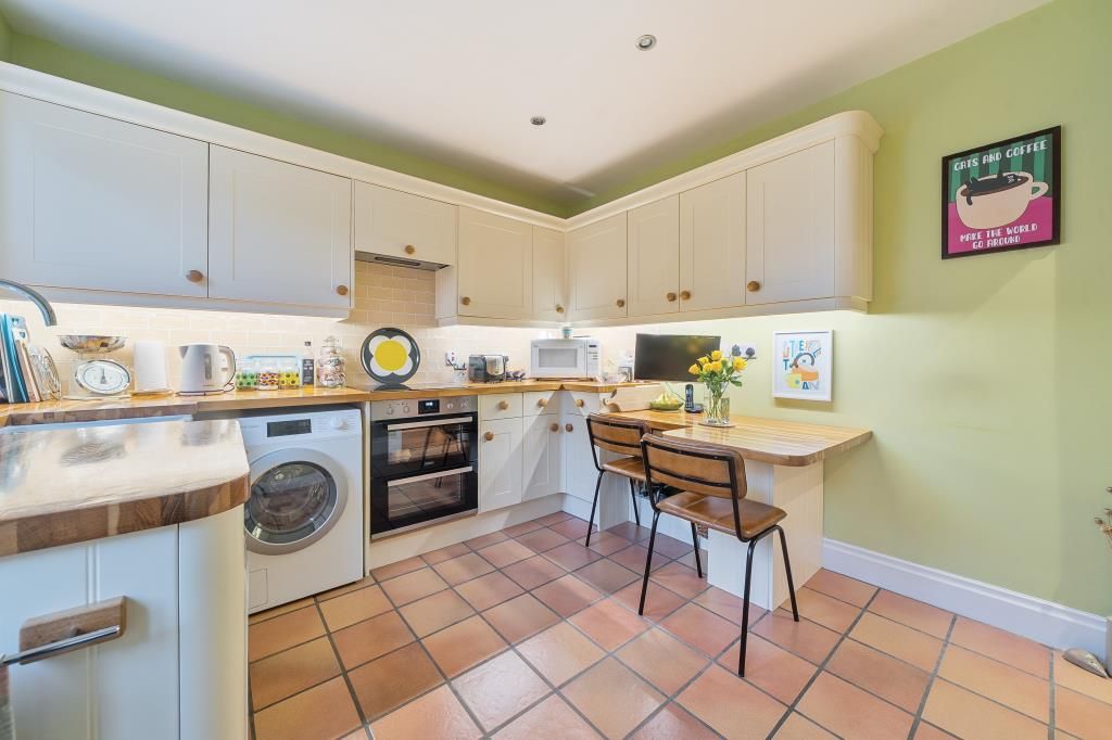 Property photo 3 of 21 Kitchen