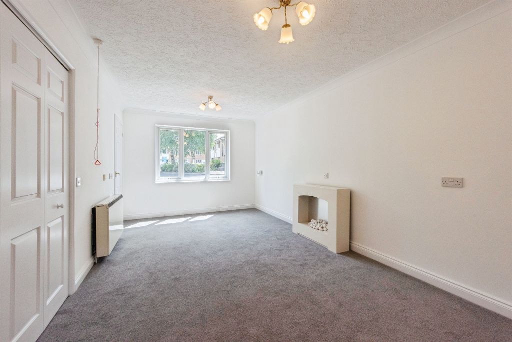 Property photo 3 of 13