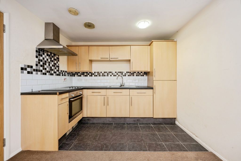 Property photo 3 of 17 Pbox-Img.Jpg