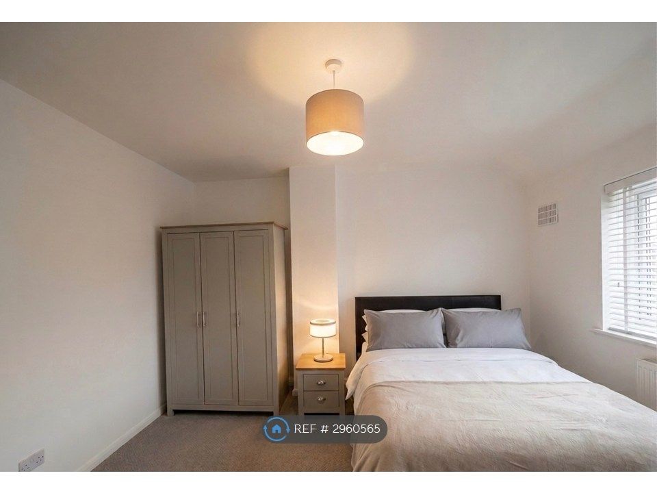 Property photo 3 of 16 Bedroom 2