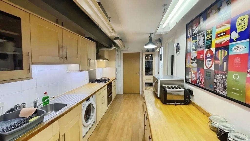 Property photo 3 of 9 Picture 3