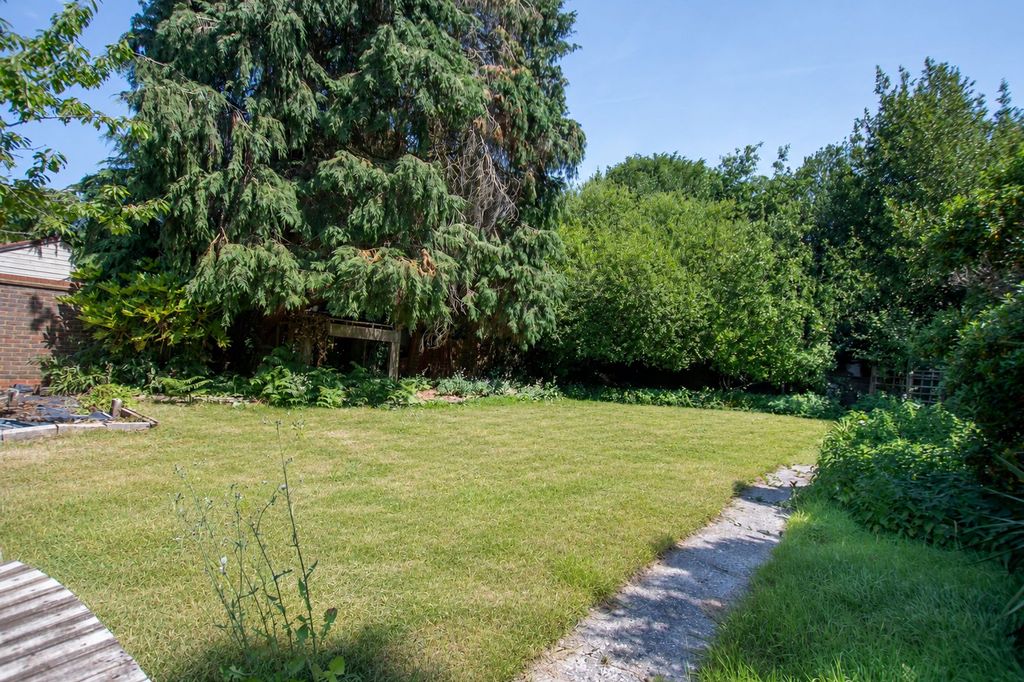 Property photo 2 of 16 Garden