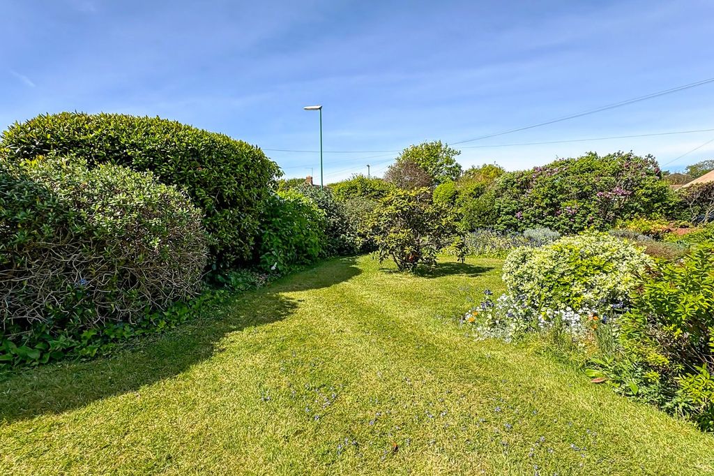 Property photo 2 of 15 Picture No. 18