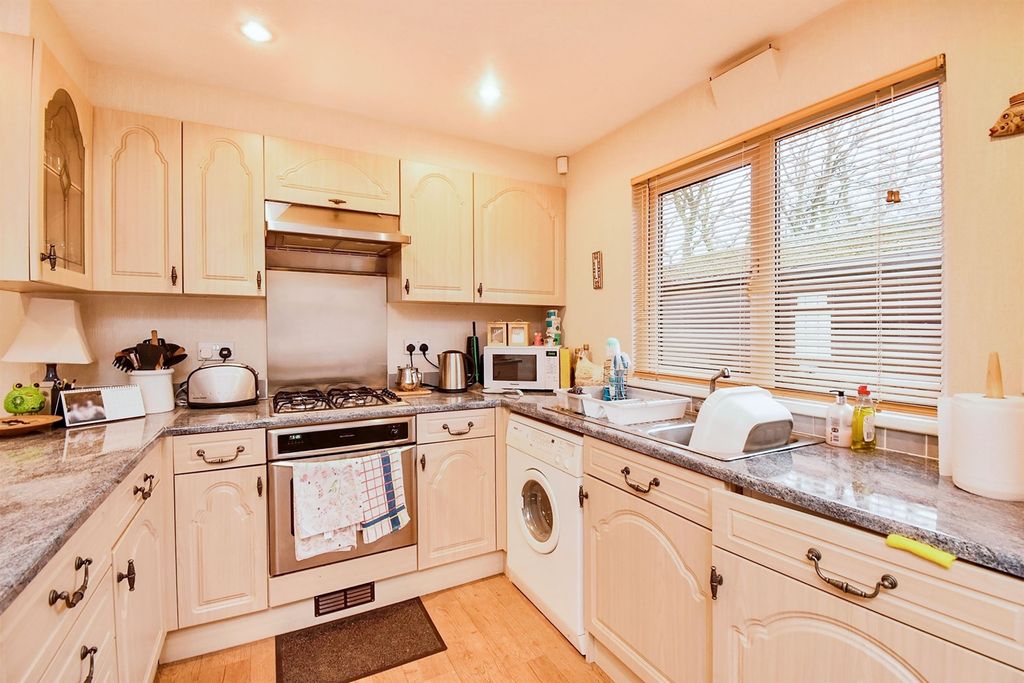 Property photo 3 of 15