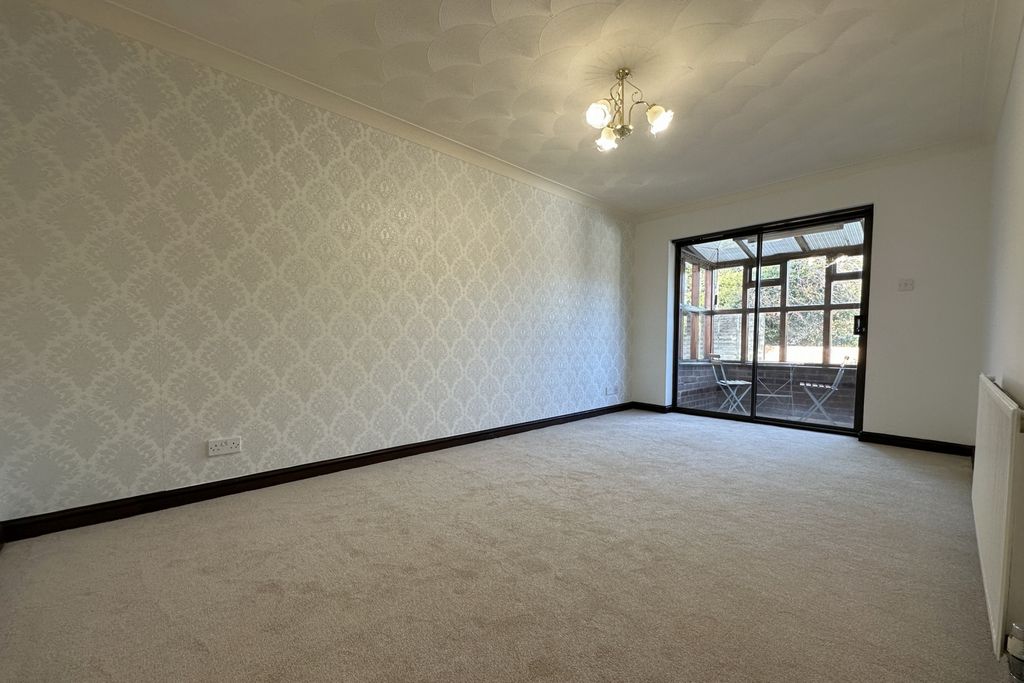 Property photo 2 of 12 Photo 4